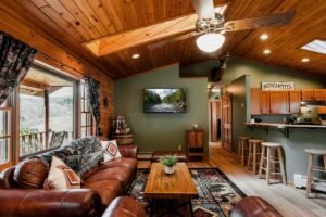 Jak oświetlić trudno dostępne miejsca bez ingerencji w aranżację