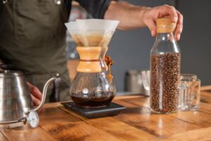Chemex – dlaczego ta metoda parzenia kawy wciaz zachwyca milosnikow dobrego smaku